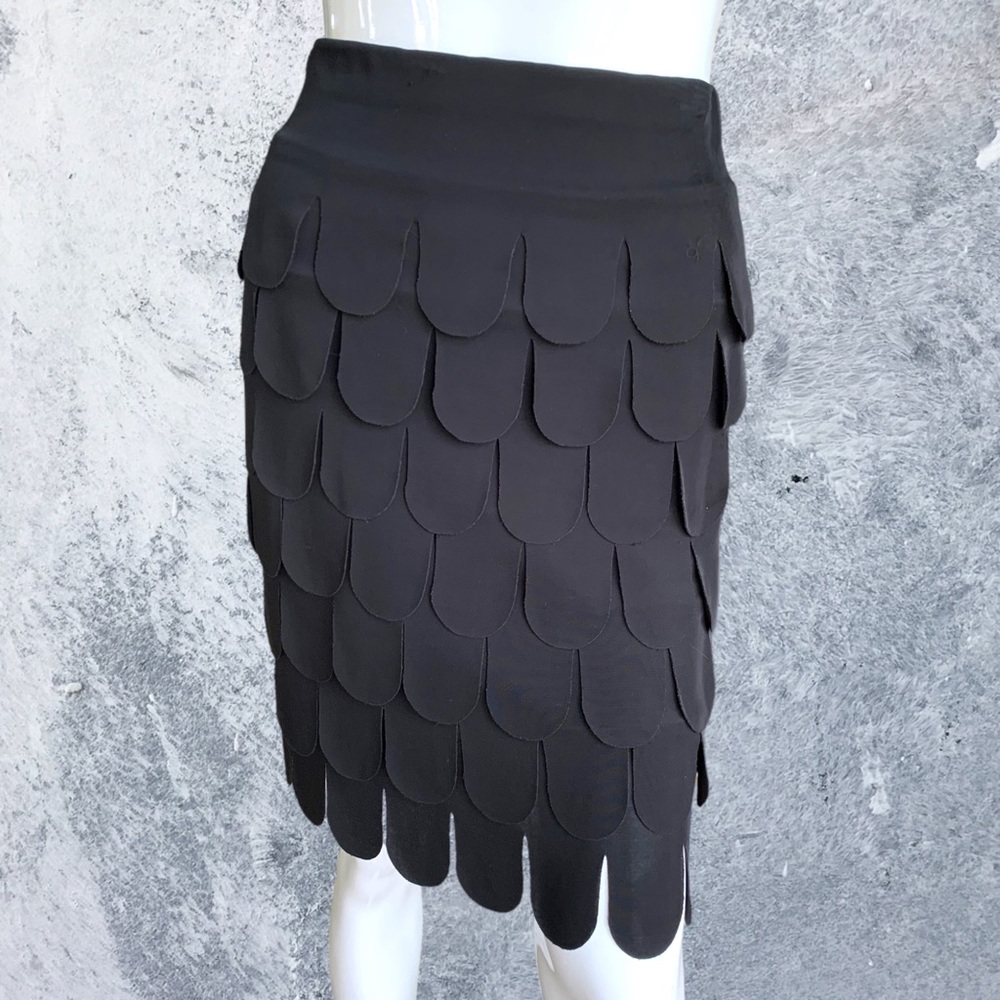 J. S. SIGNATURE BLACK TIERED SCALLOPED SKIRT. WOMEN’S SIZE 10